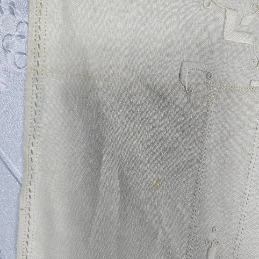 Vintage‎ White Hand Embroidered Linen Square Tablecloth 32x33 Openwork Hemstitch